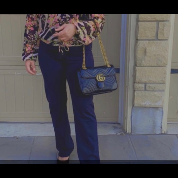 Gucci bag used but condition is excellent - Picture 3 of 3